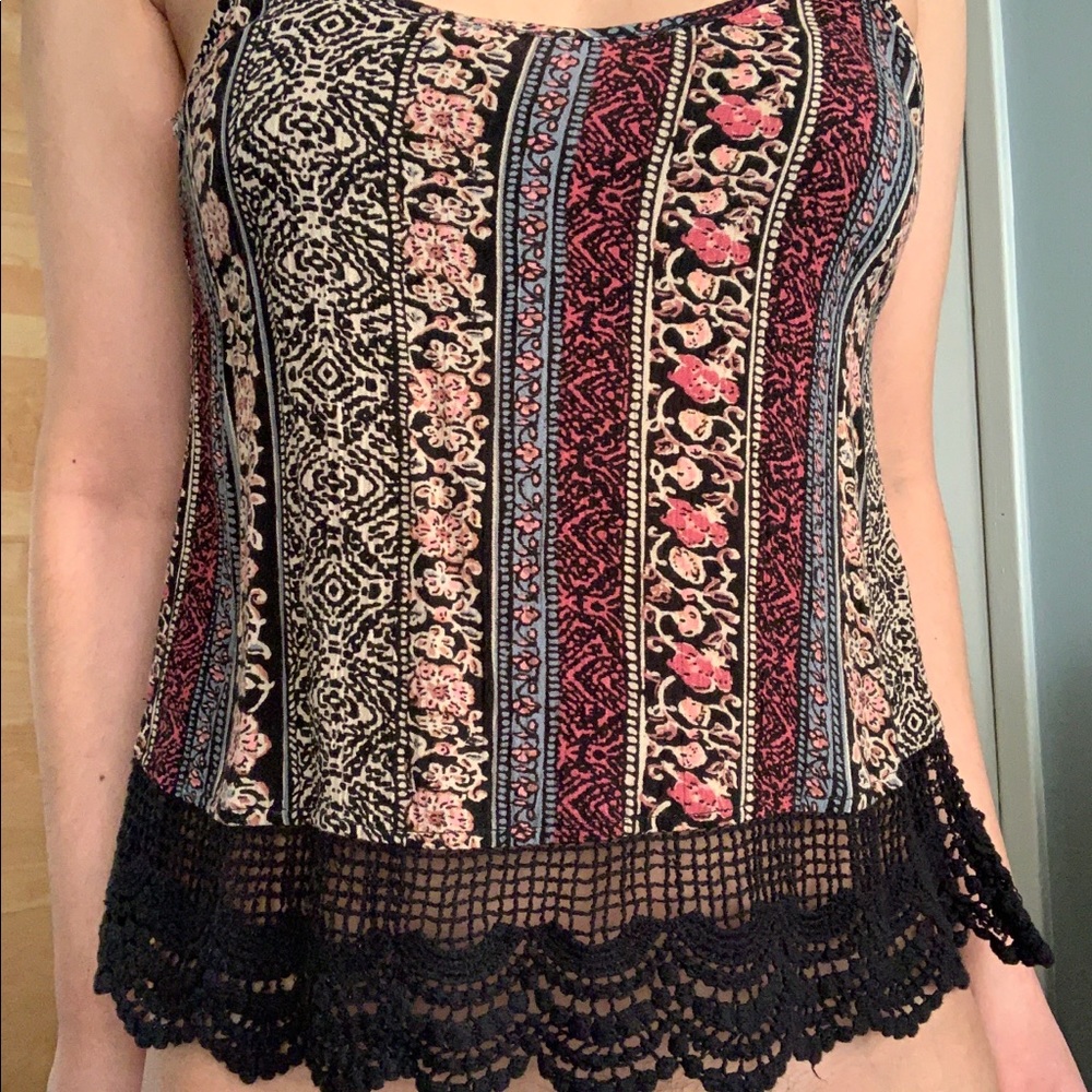 Floral Printed Lace Tank Top - Picture 5 of 12